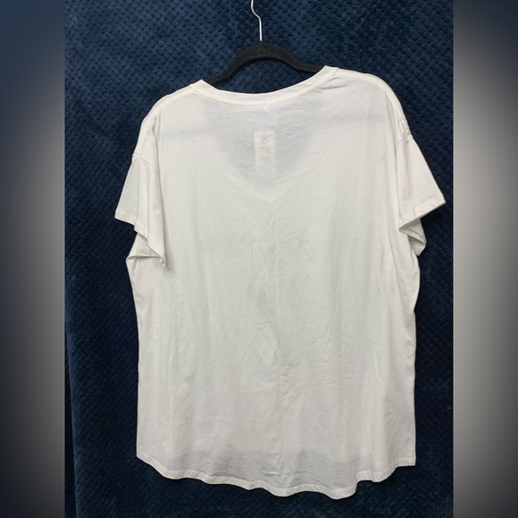 3/$20 NWT G SUPPLY GIRLFRIEND V-NECK TEE WHITE HIGH LOW HEM SIZE XXL COFFEE 🖤 - Picture 2 of 6